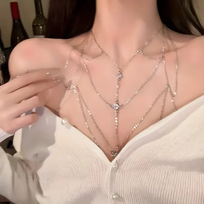 A Dazzling And Sexy Chest Chain, Shoulder Chain, And Necklace For Women. A Unique And Fashionable Body Chain For Dates, Exuding Charm. A Decorative Body Chain For Festive Parties.